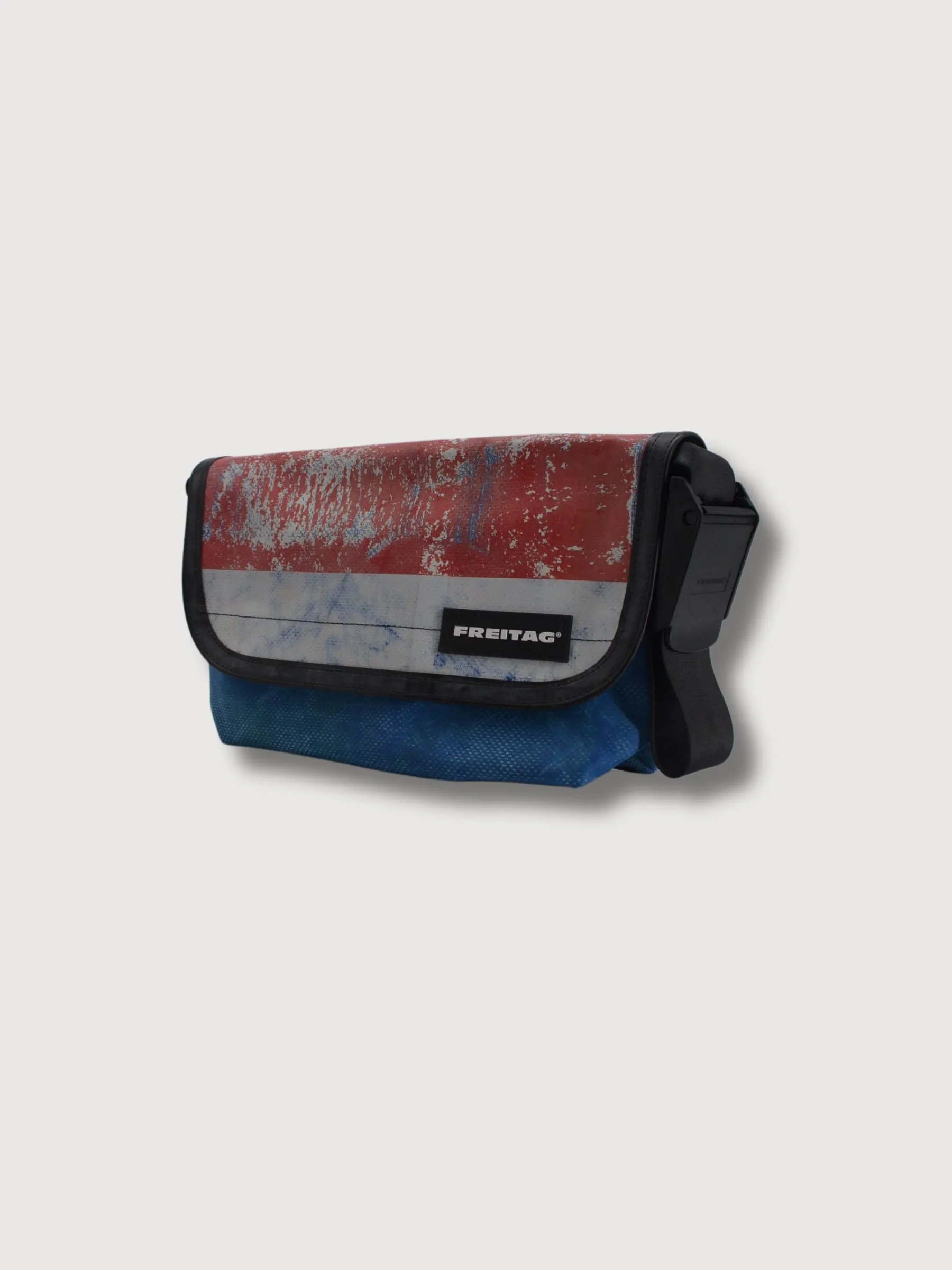 Bag F41 Hawaii Five-0 Blue White Red In Used Truck Tarps | Freitag