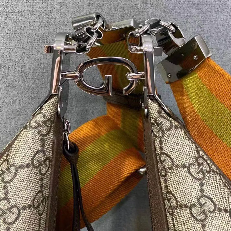Gucci Attache small shoulder bag Beige and ebony GG Supreme canvas