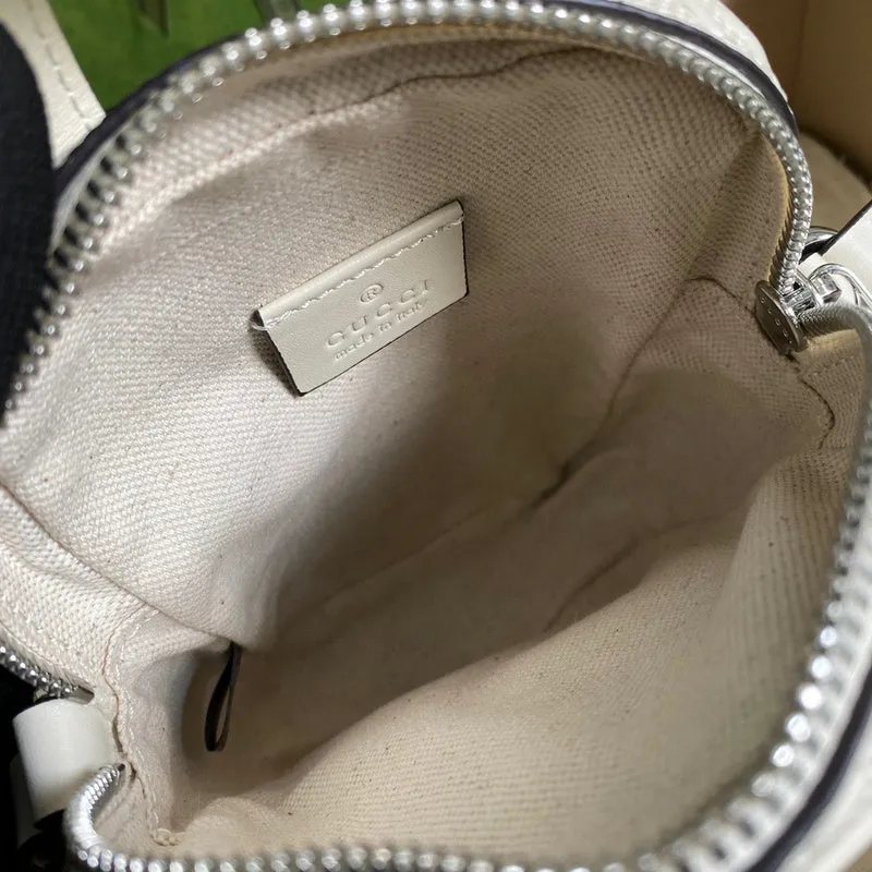 Gucci   Luxury Bags  1000