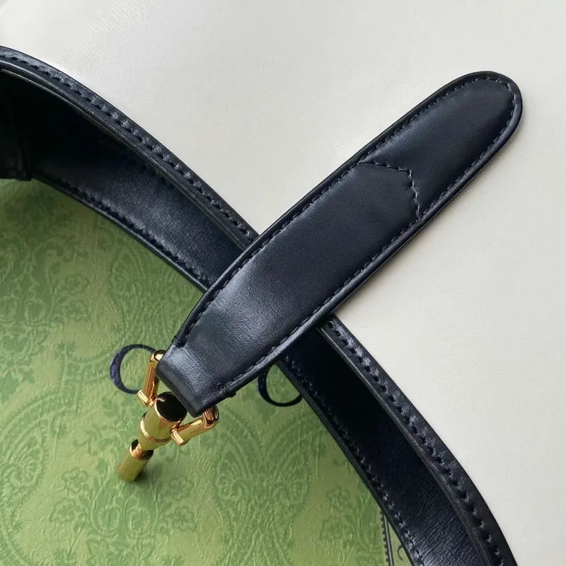 Gucci   Luxury Bags  1049