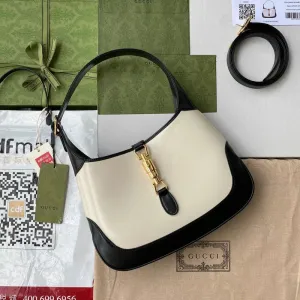 Gucci   Luxury Bags  1049