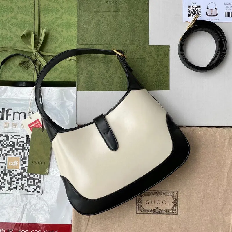 Gucci   Luxury Bags  1049