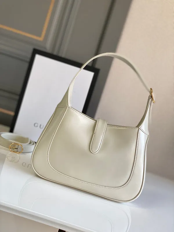 Gucci   Luxury Bags  1050