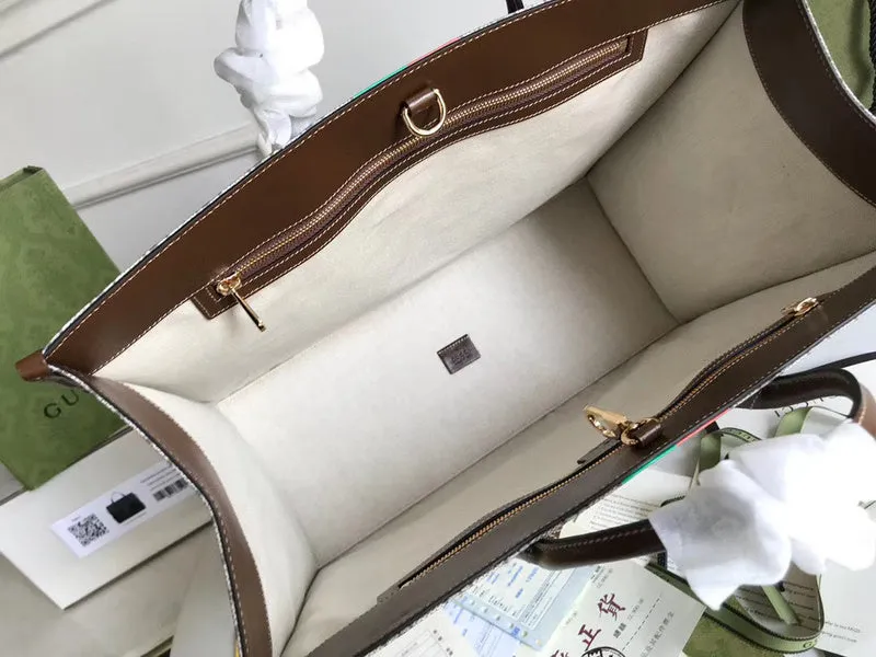 Gucci   Luxury Bags  1065