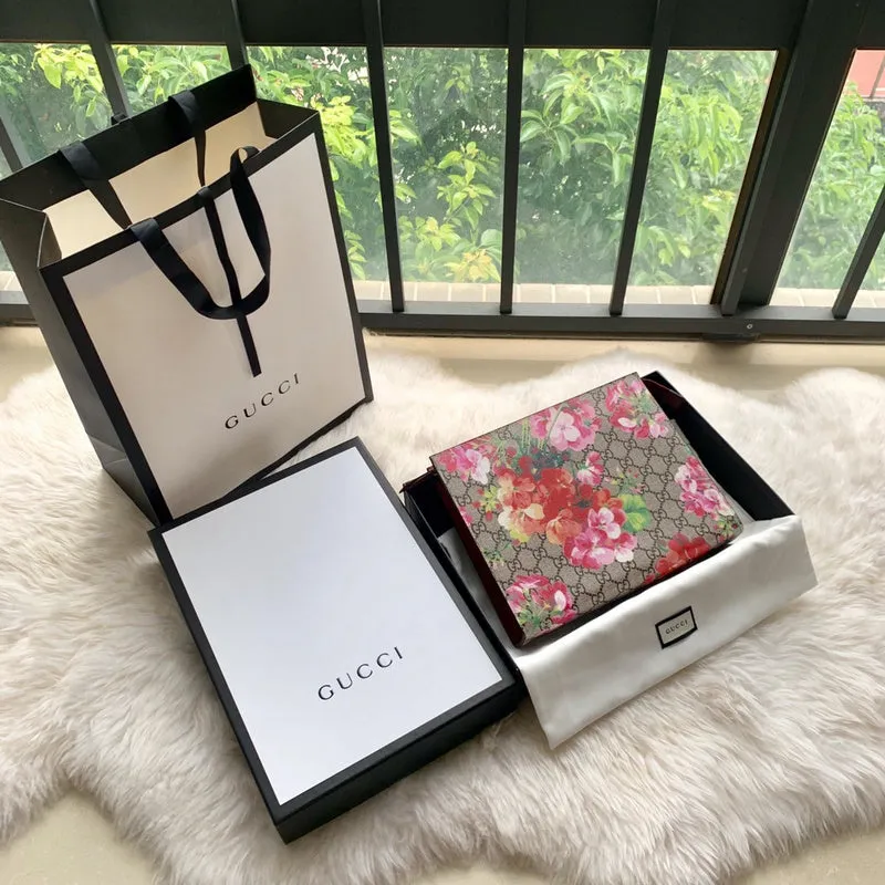Gucci   Luxury Bags  1282