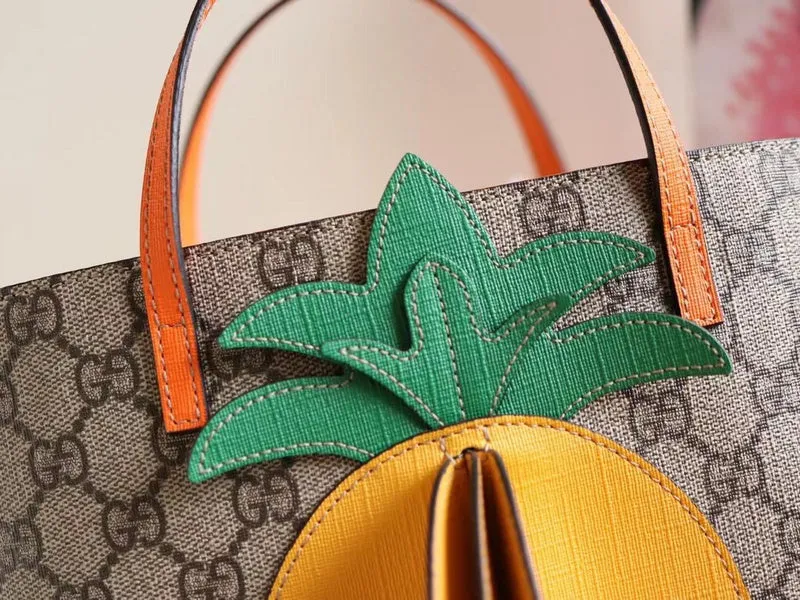 Gucci   Luxury Bags  1299