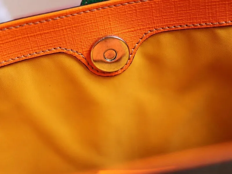 Gucci   Luxury Bags  1299