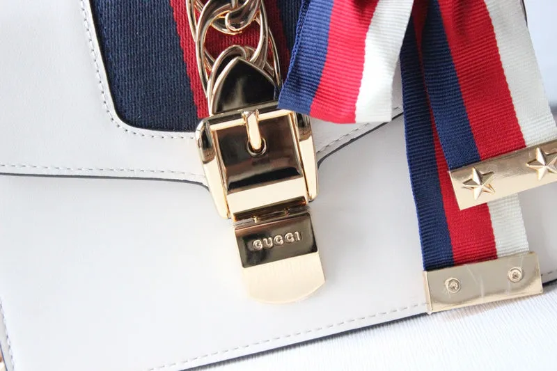 Gucci   Luxury Bags  1302