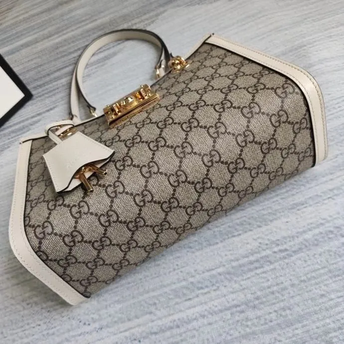Gucci   Luxury Bags  1386