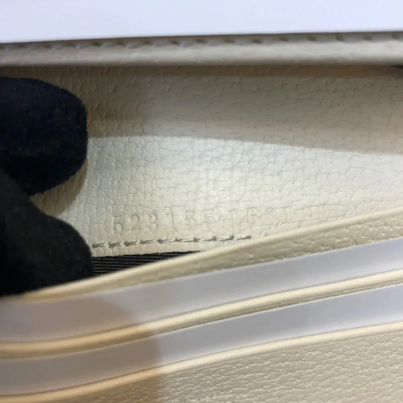 Gucci   Luxury Bags  868