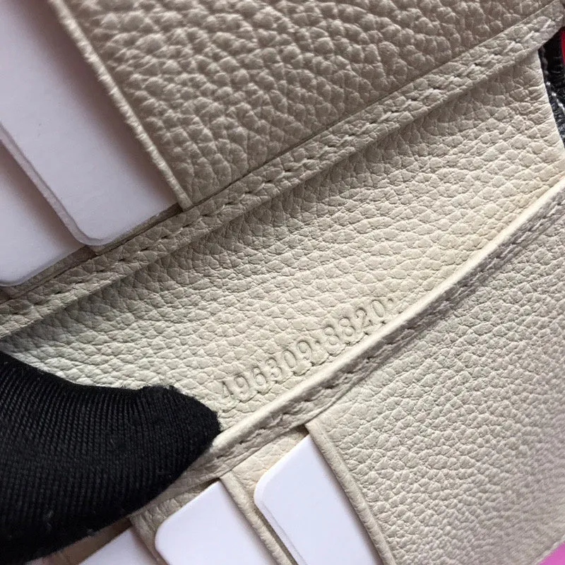 Gucci   Luxury Bags  879