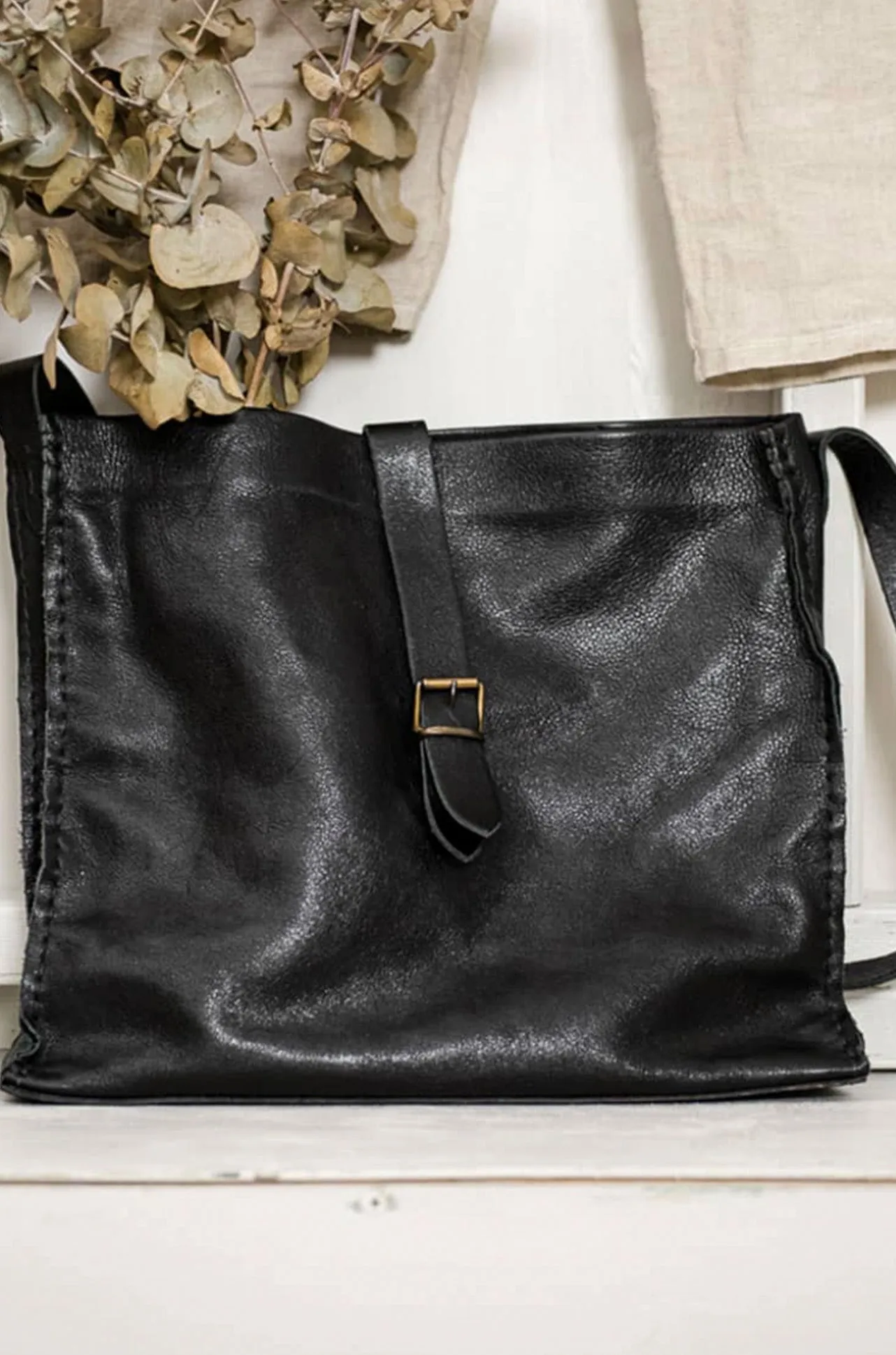 Inkolives - Isarella Bag in Black