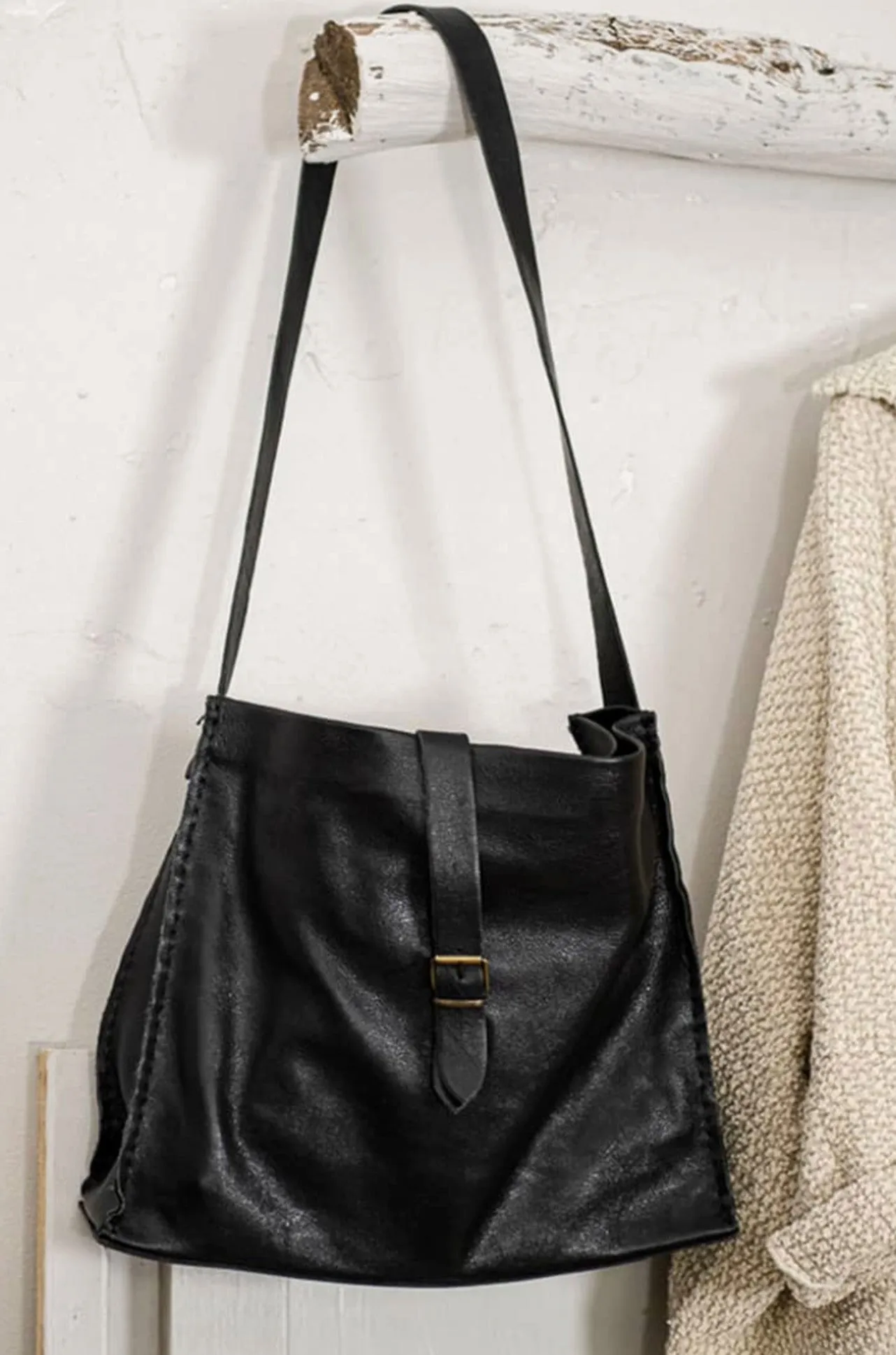 Inkolives - Isarella Bag in Black