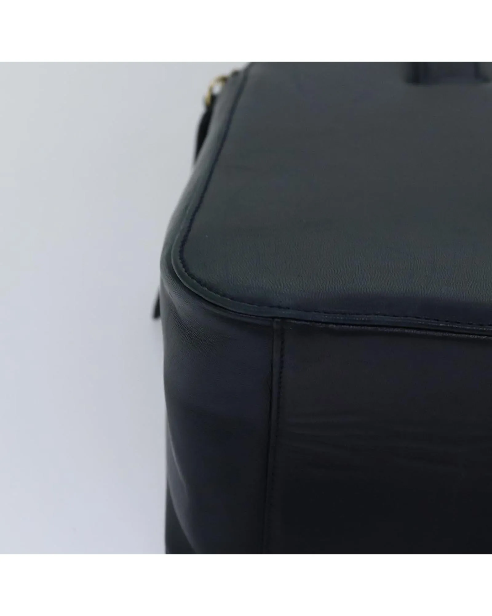 Leather Hand Bag with Authentic Italian Craftsmanship