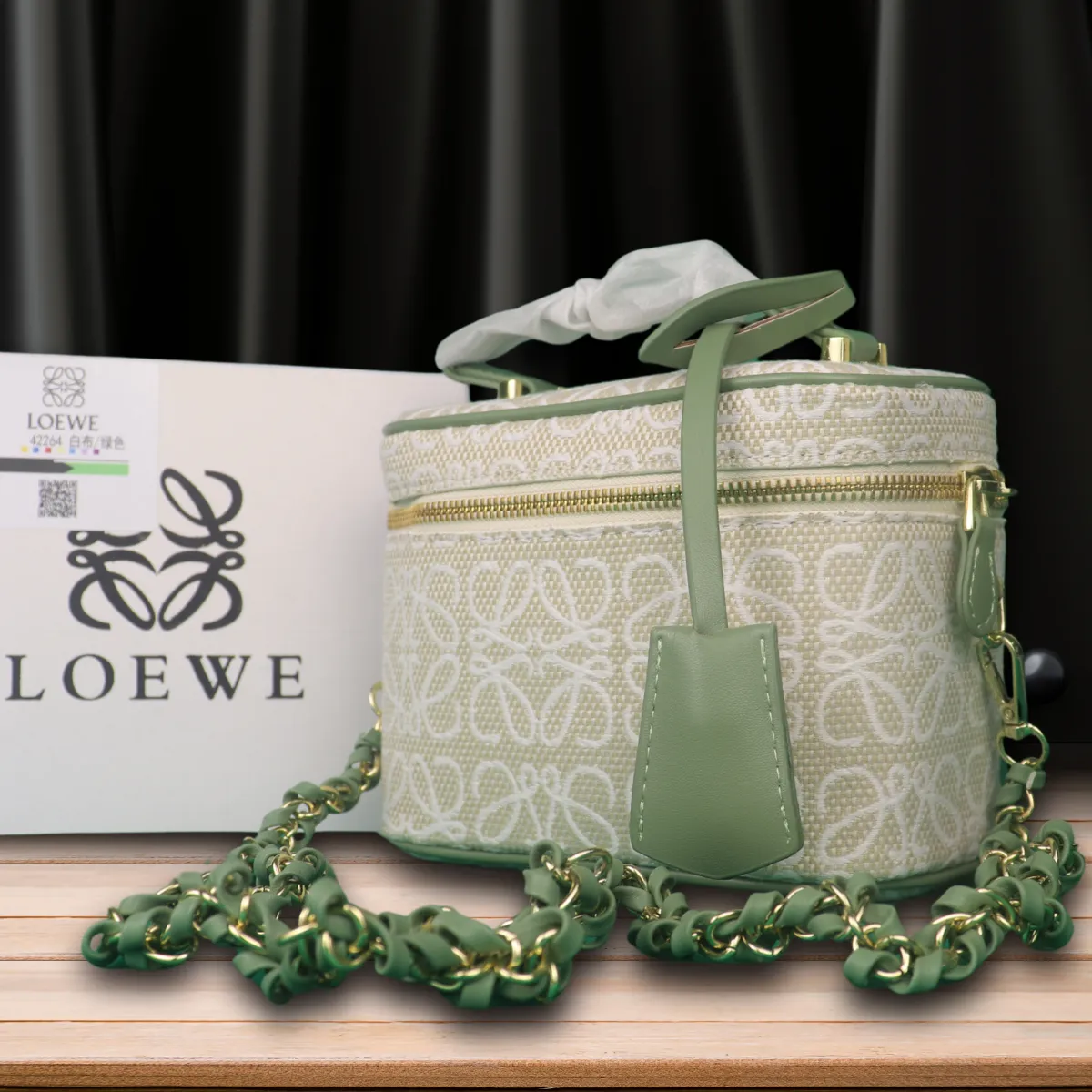LOEWE |Logo Shoulder Bags-Box with purchase invoice and card included