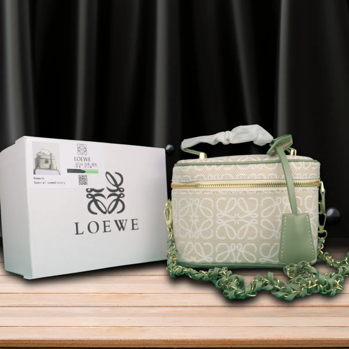 LOEWE |Logo Shoulder Bags-Box with purchase invoice and card included