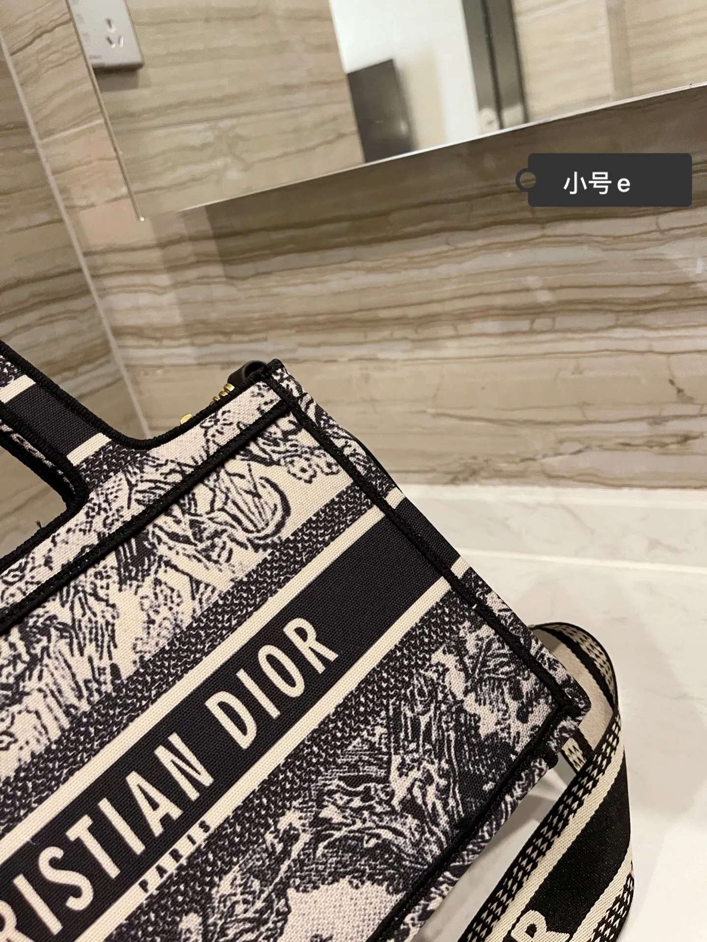 Luxury Handbags Christian Dior 197