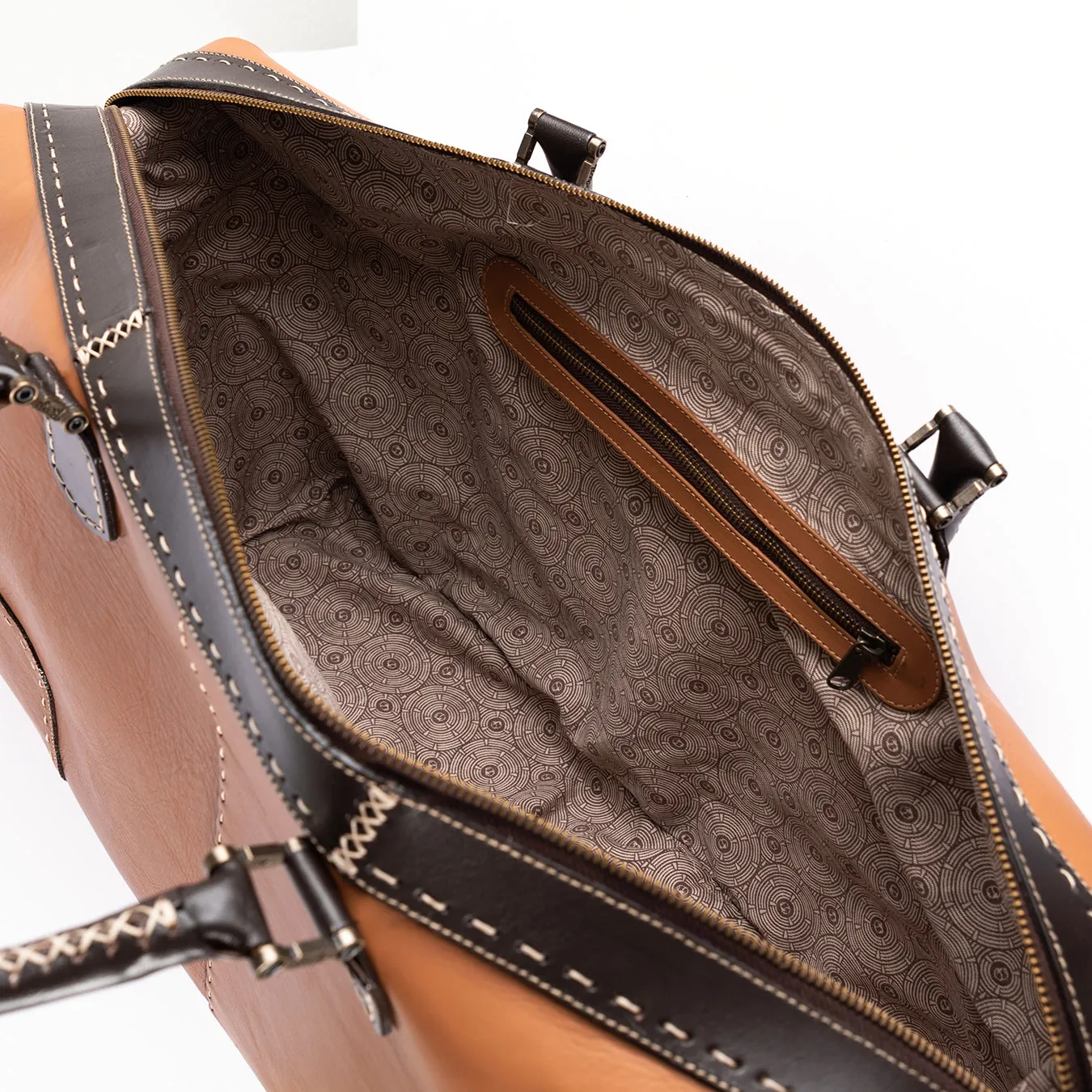 Sechaba : Leather Travel Bag in Hazel Relaxa