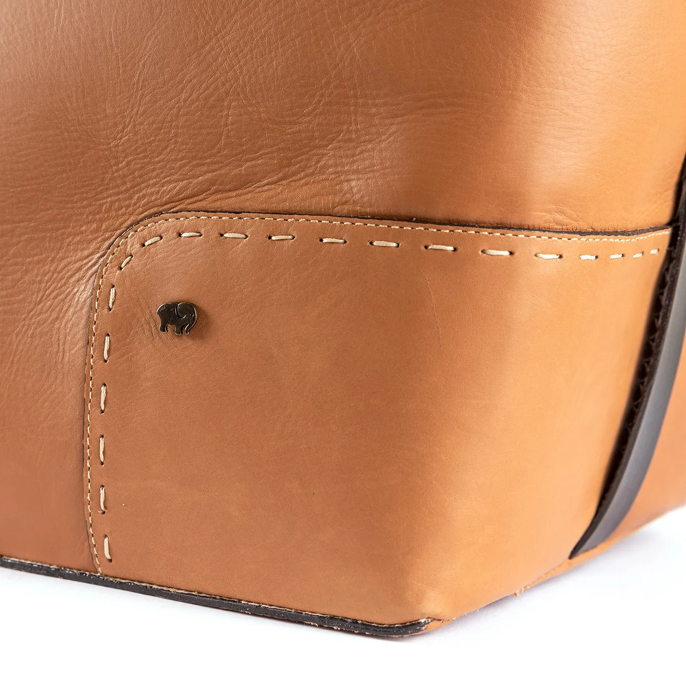 Sechaba : Leather Travel Bag in Hazel Relaxa